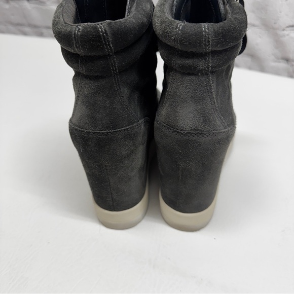 Paige Grey Suede Sneaker Wedge ..laces w/side zippers Size 9 - Picture 5 of 9